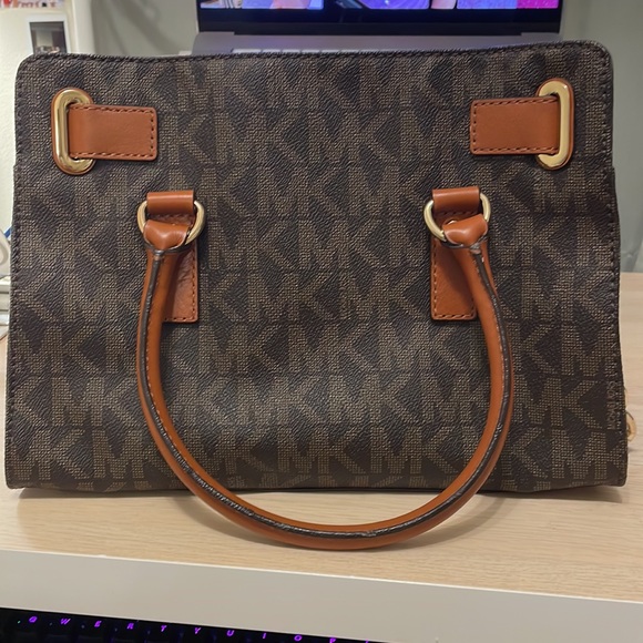 Michael kors purse - Picture 4 of 5